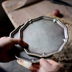 Retro Iron Tray & Stand – Vintage Elegance for Modern Living