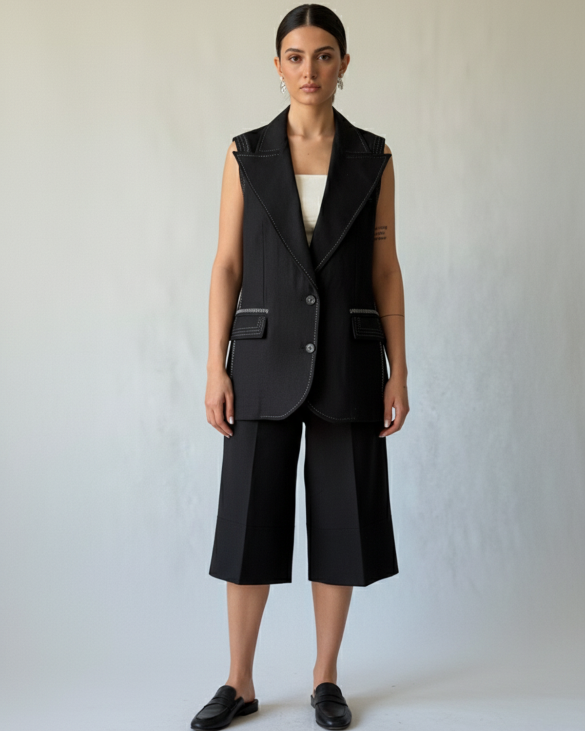 linen blend sleeveless blazer with decorative stitching