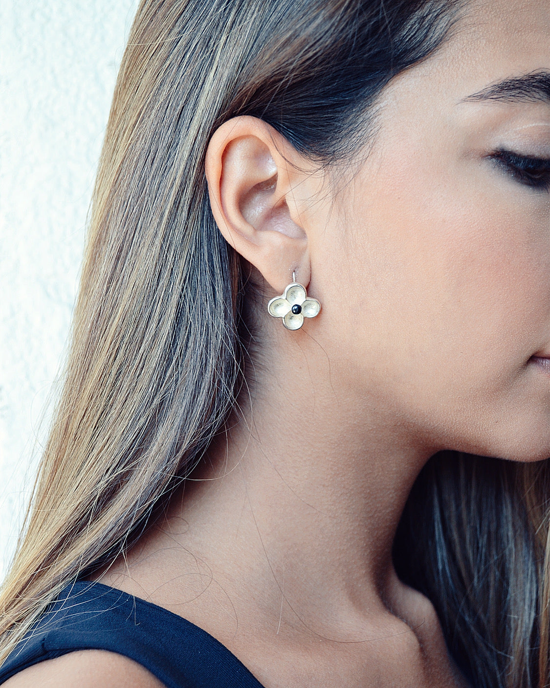 925 sterling silver flower earrings with pearl center