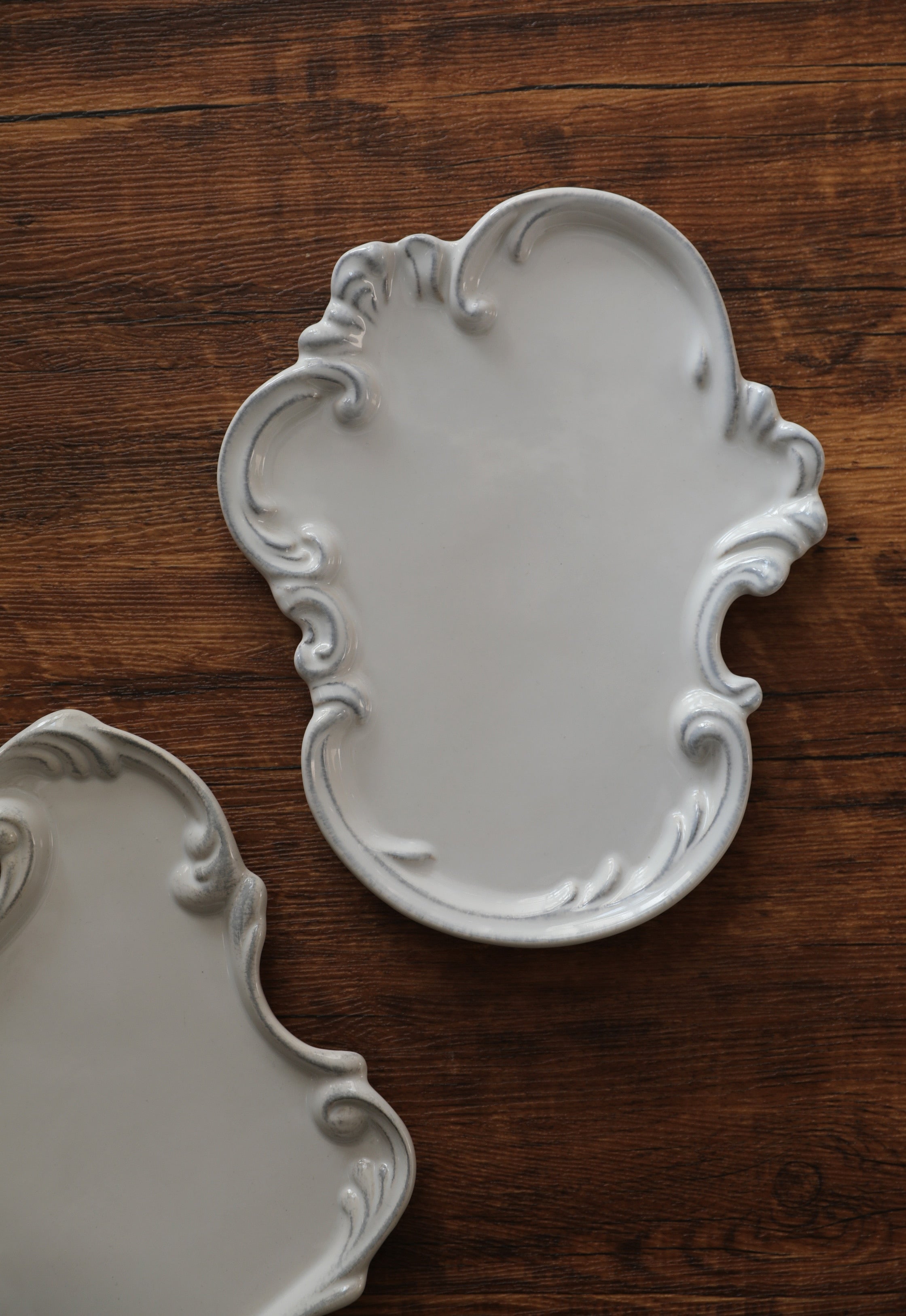 Vintage Lace Ceramic Tray – Handmade Elegance for Your Tabletop