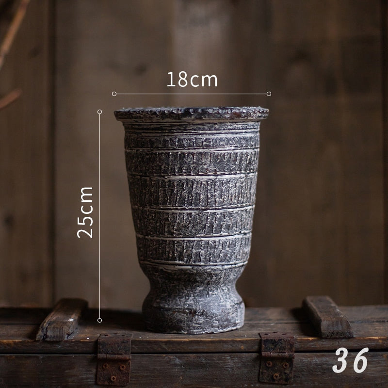 Vintage Nostalgia Ceramic Vases – Handcrafted Tabletop Decor